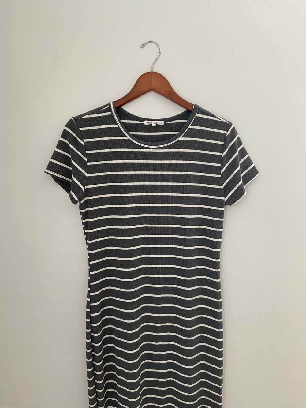 NWOT Striped T-Shirt Dress Grey White Short Sleeve Crew Neck Bodycon - Picture 2 of 13